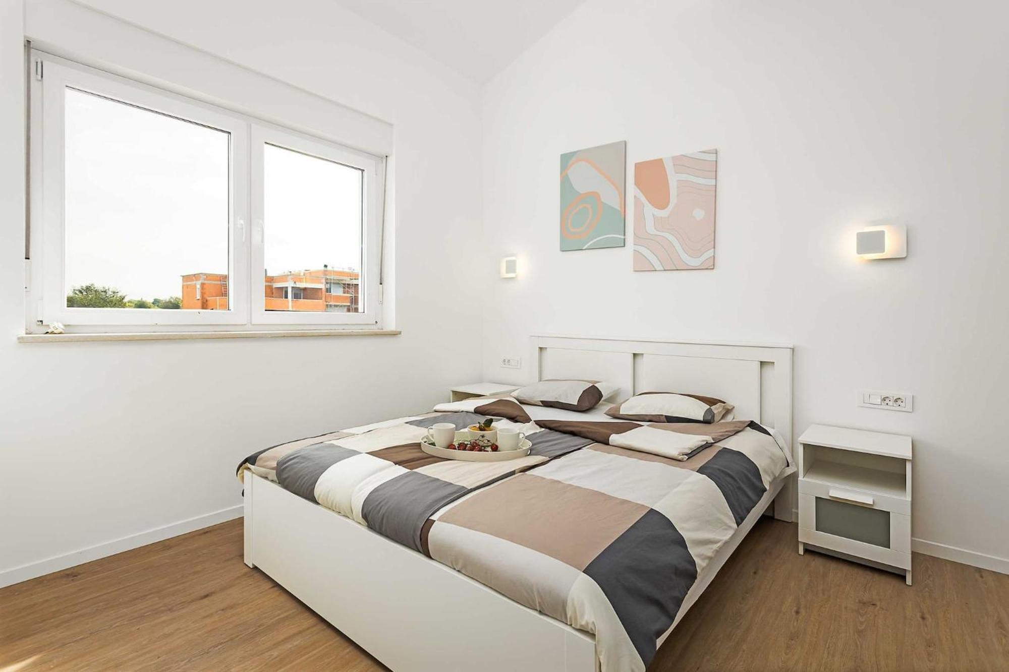 Lana Luxe Apartment พูลา ภายนอก รูปภาพ