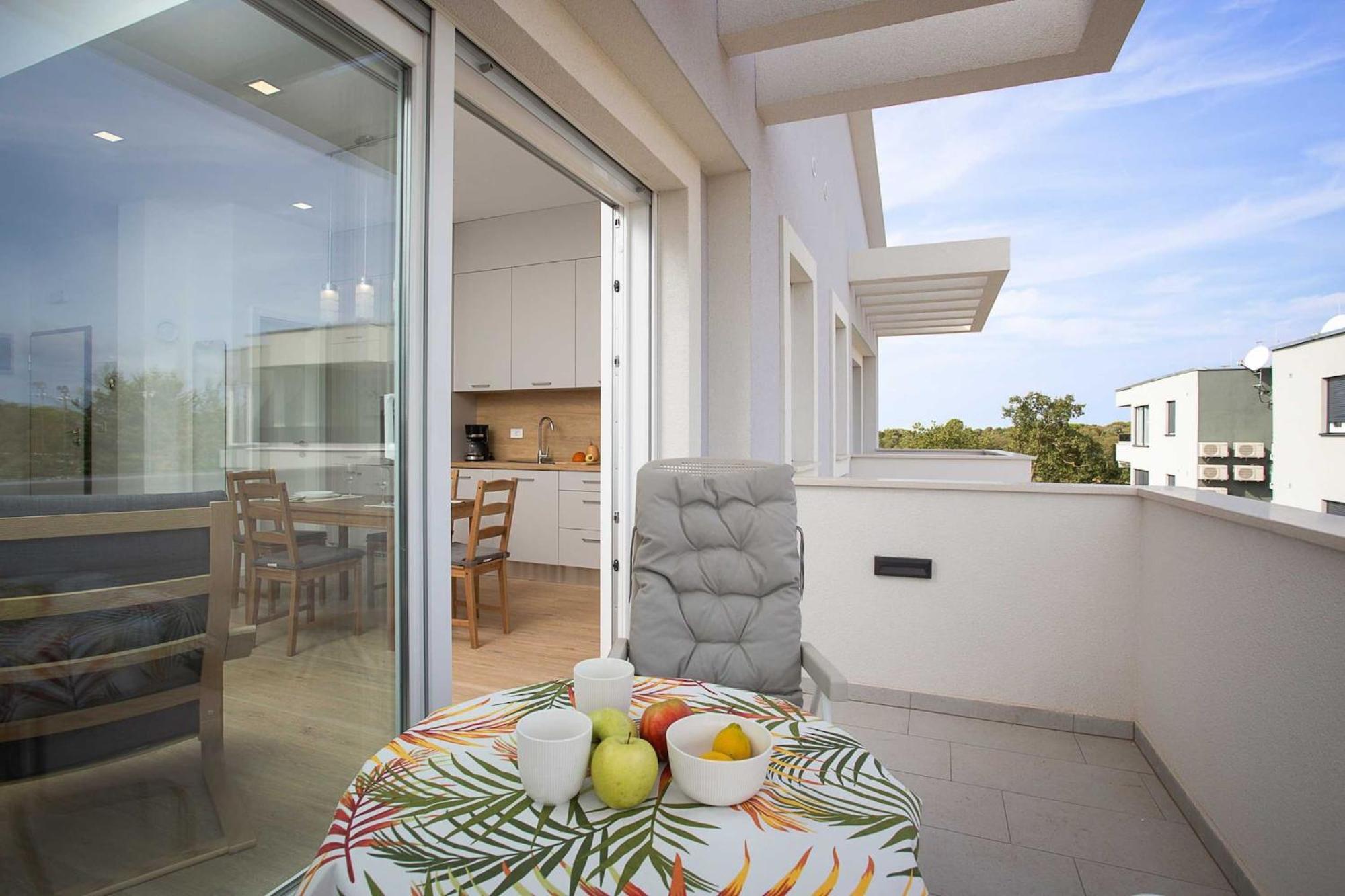 Lana Luxe Apartment พูลา ภายนอก รูปภาพ